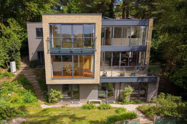5 bed property, in Croft Close, £1,200,000