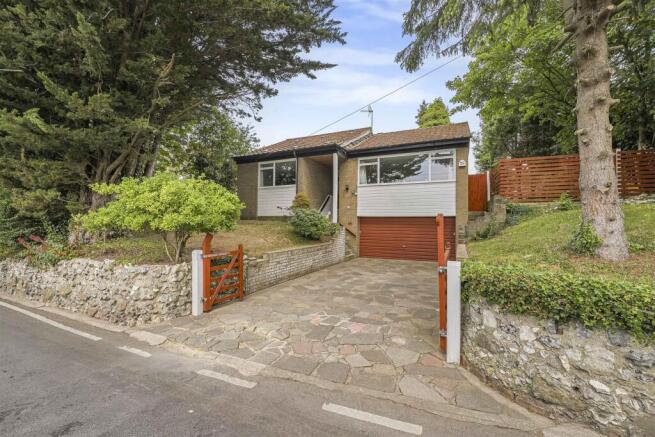 3 bed property, in Blackness Lane, £625,000