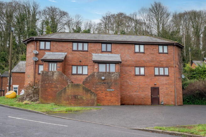1 bed property, in The Green, £159,500