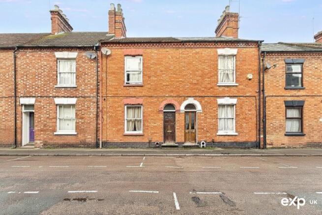 3 bed property, in Aylesbury Street, £250,000
