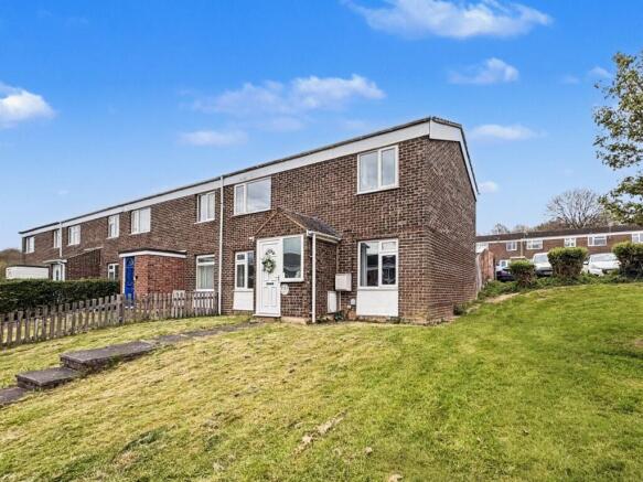 3 bed property, in 21 Drake Close, £225,000