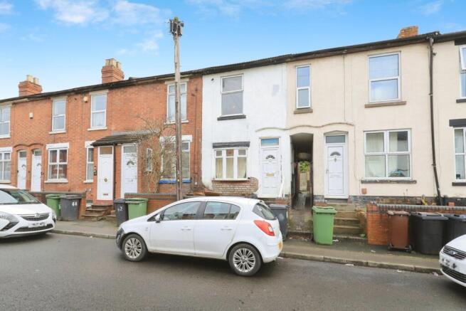 3 bed property, in Carter Road, £140,000