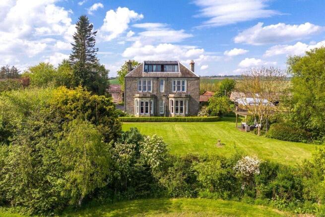 5 bed property, in Bankhead House, £685,000