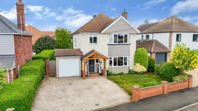 3 bed property, in Hastings Drive, £575,000