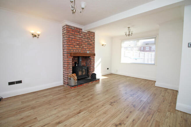 3 bed property, in Oxford Road, £100,000