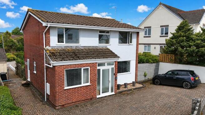 4 bed property, in Brockstone Road, £375,000