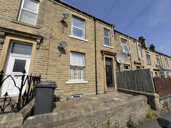 5 bed property, in Apartments 50 & 50a, £165,000