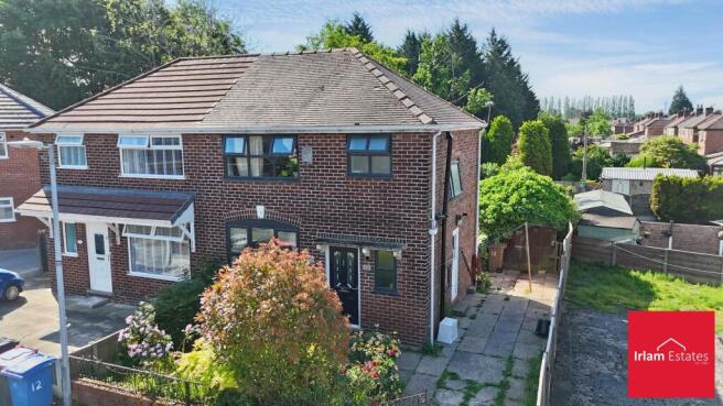 3 bed property, in Leyland Avenue, £230,000