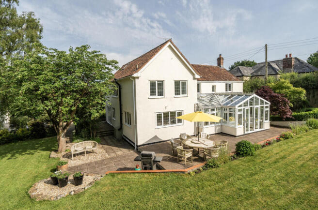5 bed property, in Blackwater, £945,000