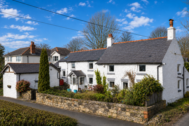4 bed property, in Yeld Lane, £750,000