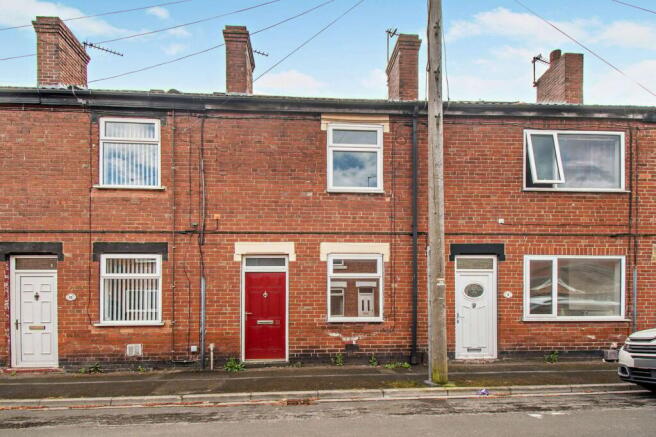 2 bed property, in Crossley Street, £95,000