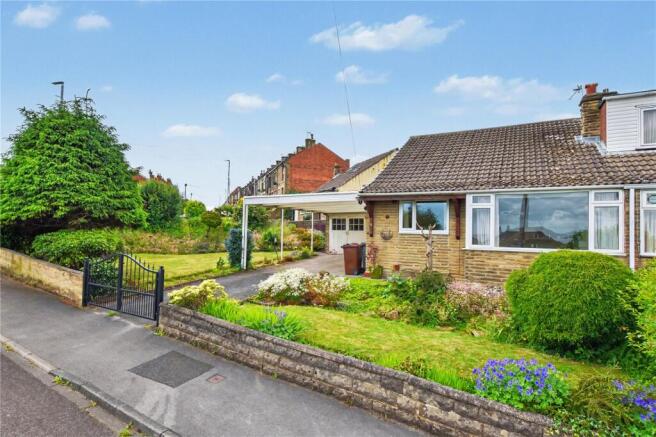 3 bed property, in Casson Drive, £245,000