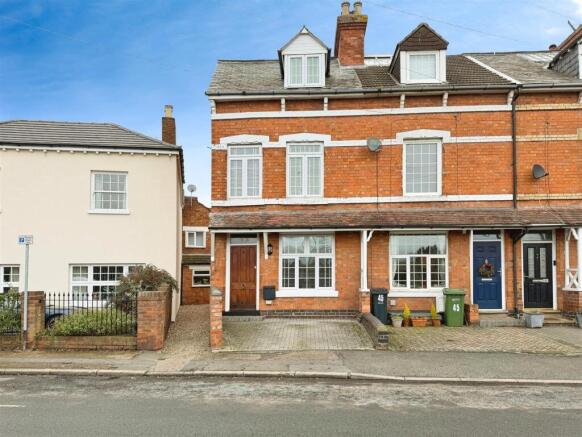 4 bed property, in Lansdowne Road, £300,000