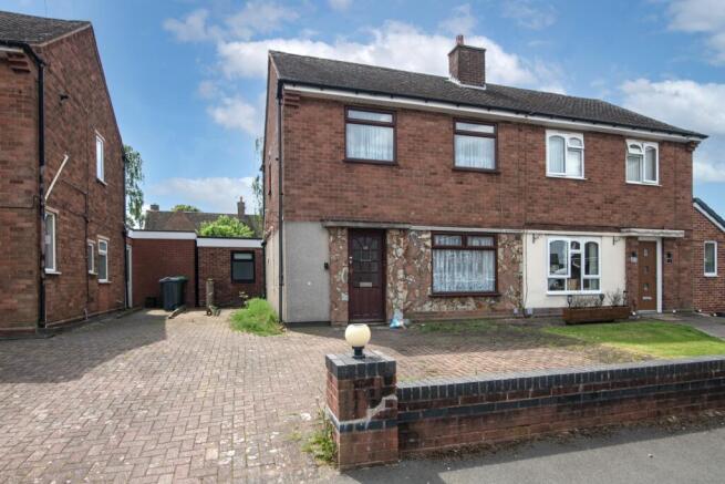 3 bed property, in Norfolk Drive, £165,000