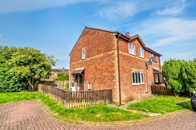 3 bed property, in Castle Park, £90,000