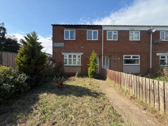 3 bed property, in Edgeworth Court, £60,000