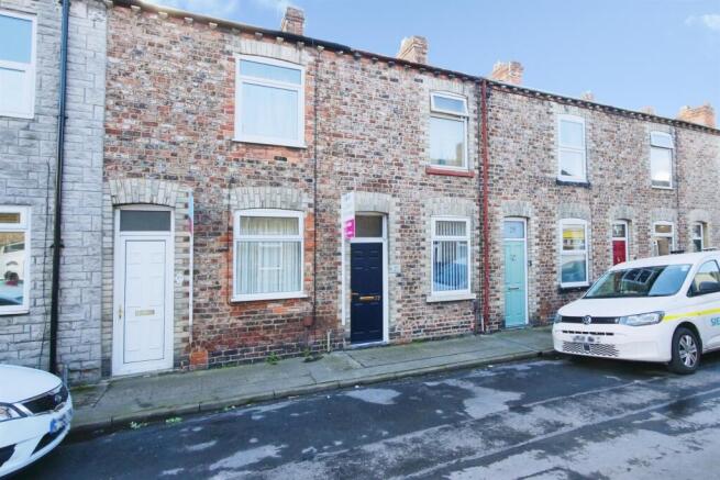 2 bed property, in Stamford Street East, £190,000