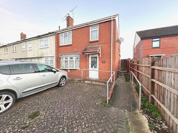 3 bed property, in Courtenay Road, £190,000