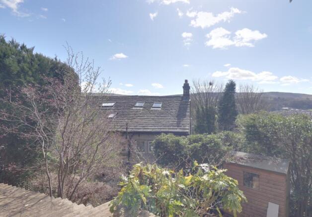 4 bed property, in 4 The Castle, £475,000