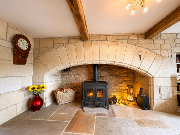 8 bed property, in Lower Moss Hall, £800,000