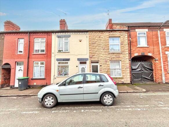 2 bed property, in St. Michaels Street, £75,000
