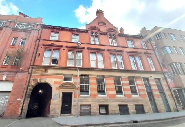 2 bed property, in Apartment 2, £100,000