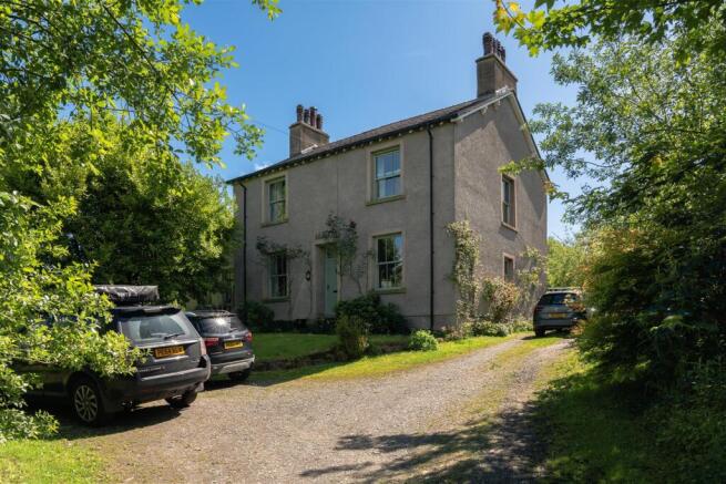 3 bed property, in Spunham Farmhouse, £650,000