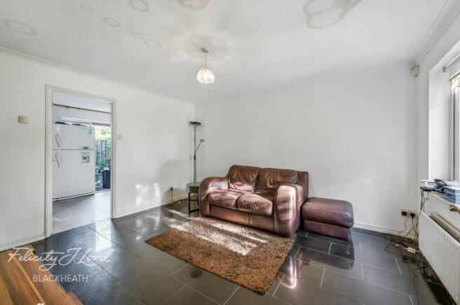 3 bed property, in Bentham Road, £375,000