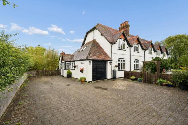 4 bed property, in Astrope Lane, £900,000