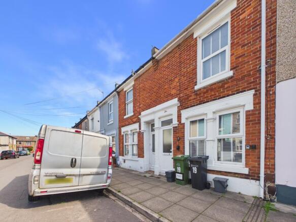 2 bed property, in Rosetta Road, £210,000