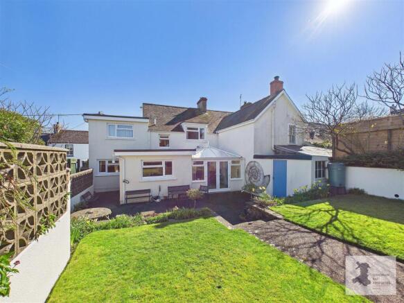 4 bed property, in Lower St. Mary Street, £450,000