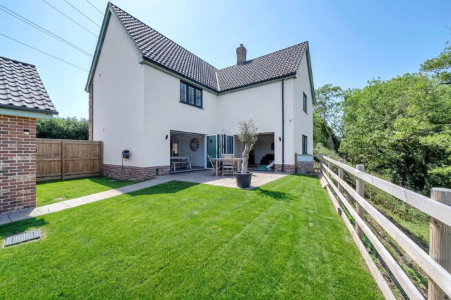 4 bed property, in Stowmarket Road, £650,000