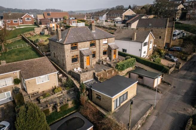 3 bed property, in Bank Lane, £395,000