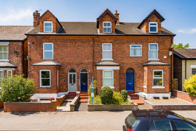 4 bed property, in London Road, £350,000