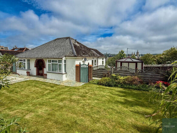 3 bed property, in Salisbury Road, £395,000