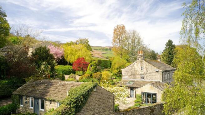 5 bed property, in Moor Road, £1,450,000