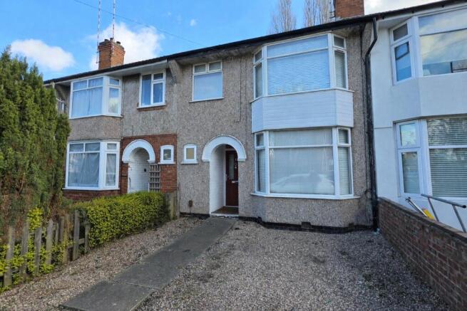 3 bed property, in Beaumont Crescent, £200,000