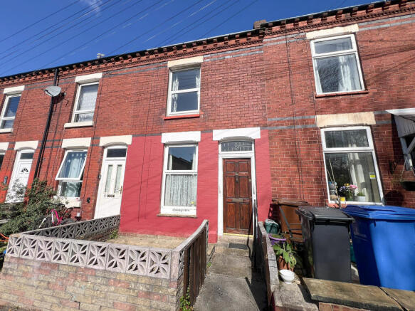 2 bed property, in Basil Street, £130,000