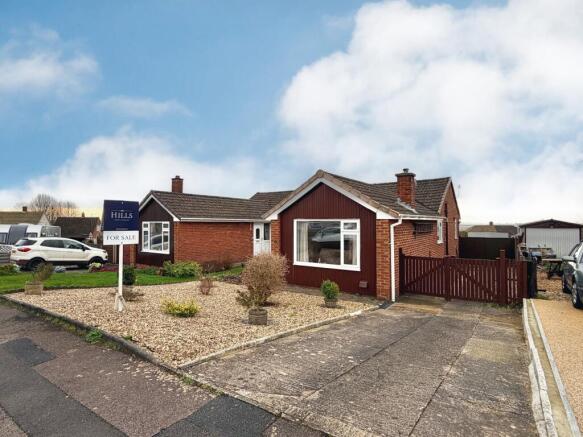 3 bed property, in Berkeley Crescent, £250,000