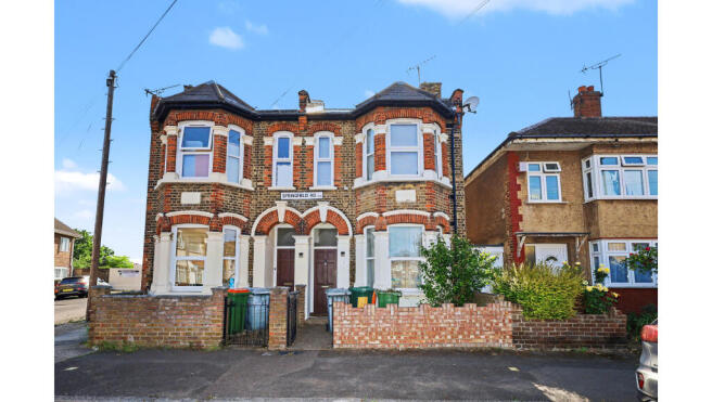 1 bed property, in 3A Springfield Road, £191,000