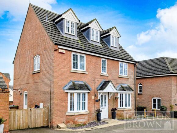 5 bed property, in Knole Way, £415,000