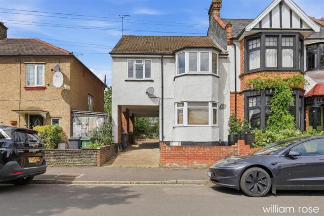 2 bed property, in Beech Hall Road, £350,000