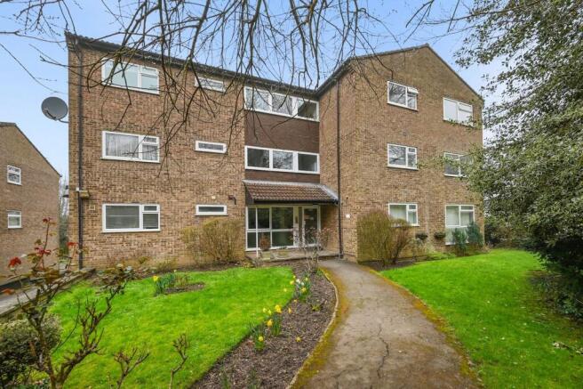 1 bed property, in Steeplands, £239,950