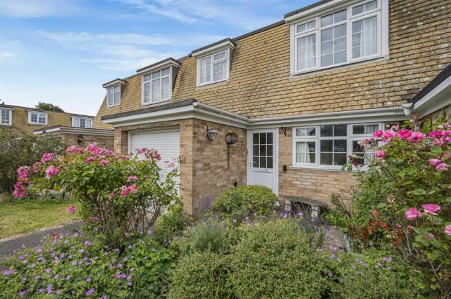 3 bed property, in Fitzgerald Park, £350,000