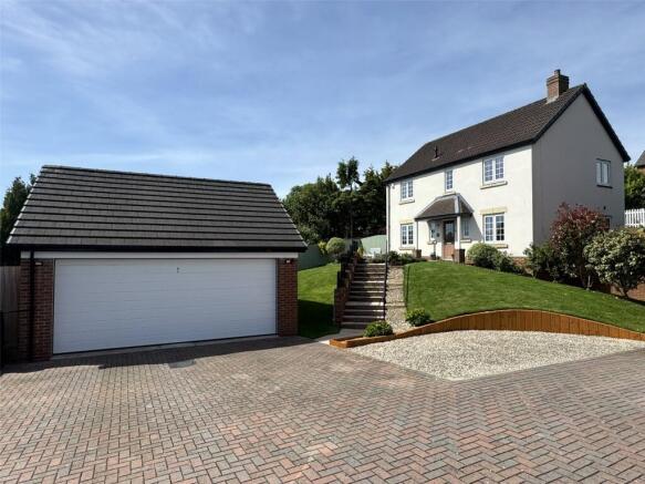 4 bed property, in Orchard Rise, £530,000