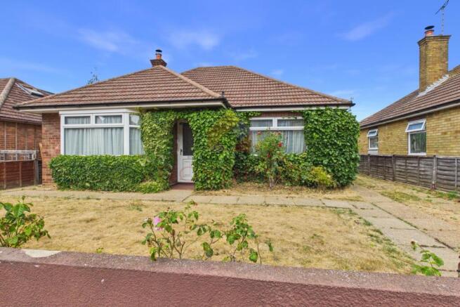 2 bed property, in Magazine Farm Way, £325,000