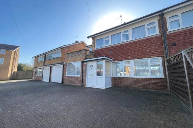 5 bed property, in Stratton Close, £715,000