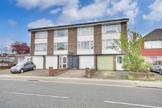 3 bed property, in Carterhatch Road, £500,000