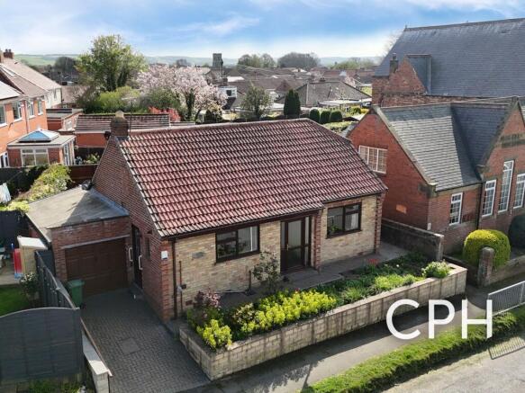 3 bed property, in Eastgate, £230,000
