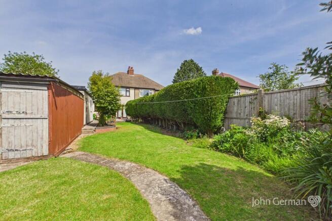 3 bed property, in Henhurst Hill, £295,000